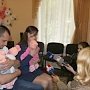 Счастливых родителей тройни чествовали в симферопольском ЗАГСЕ