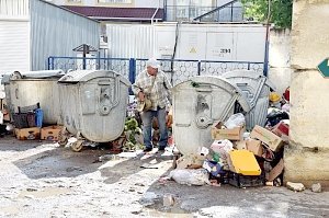 Глава Евпаторийской администрации пообещал наказывать штрафом рынок «Универсам» до ликвидации мусорных завалов