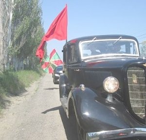 В Керчи провели автопробег в честь Дня пограничника