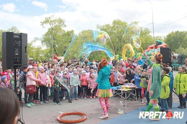 Тюменские коммунисты с размахом отпраздновали день защиты детей