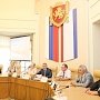 В преддверии празднования Дня России Владимир Константинов вручил государственные награды и знаки отличия Государственного Совета Республики Крым