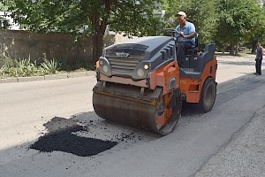 В Симферополе провели ремонт дорожного покрытия на 15 улицах