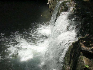 Москвичка упала в реку «Водопадная» в Ялте