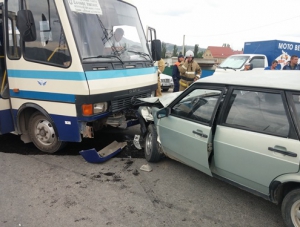 В Судаке около автовокзала произошла авария