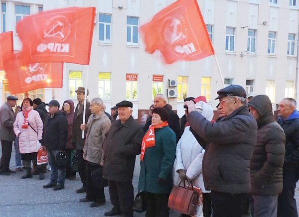 Память о героизме защитников Верховного Совета живет в наших сердцах. Митинг в городе Иваново