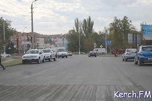 В Керчи на Мирошника частично сняли новый асфальт