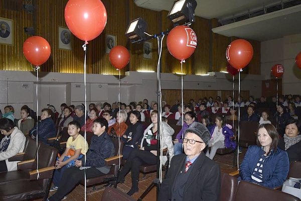 Республика Калмыкия. При поддержке КПРФ проведен конкурс песни к 100-летию революции