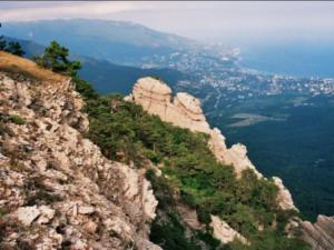 Туристу из Белоруссии понадобилась помощь спасателей в горах Крыма