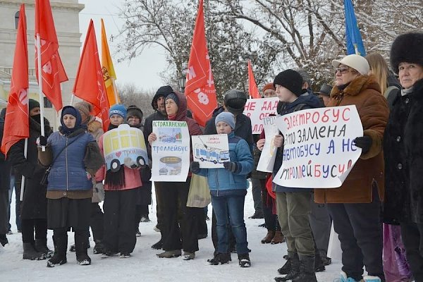 Астраханские коммунисты продолжают борьбу за сохранение троллейбусов