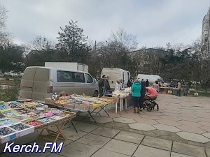 В праздники перед ДК «Корабел» прошла сельскохозяйственная ярмарка