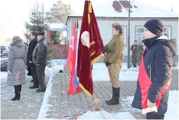 Коммунисты и комсомольцы Грайворонского района Белгородской области почтили память погибших в Великой Отечественной Войне воинов