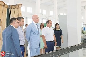 Крымская промышленность продолжает развиваться быстрыми темпами, — Нахлупин