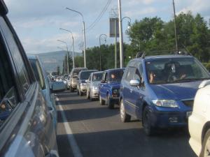 Глава Крыма поручил ликвидировать автомобильные заторы на трассе поблизости от Феодосии