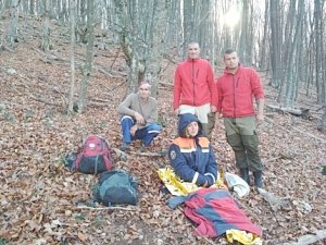 Сотрудники МЧС России помогли девушке, пострадавшей в горнолесной зоне