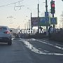 В Керчи на Камыш-Бурунском шоссе до сих пор не зарыли огромную яму