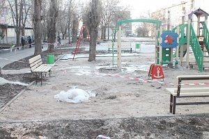 Общественники обнаружили задержки в благоустройстве дворов в Армянске и Красноперекопске