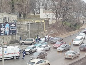 Причиной ДТП с участием шести автомобилей в Симферополе стал водитель, потерявший сознание за рулём