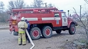 Пожарные ликвидировали пожар в Нижнегорском районе