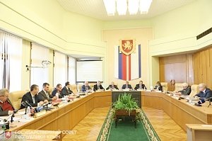 Владимир Константинов подвел итоги работы Президиума парламента республики за 2018 год