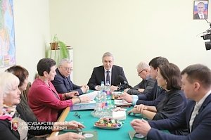 Вице-спикер крымского парламента Эдип Гафаров встретился с делегацией Общественной палаты Республики Татарстан