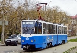 Старые вагоны и задержка оплаты льготных поездок: в Евпатории рассказали о проблемах трамвайного управления