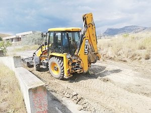 Провал железобетонного коллектора и утечка очищенных сточных вод произошли в Судаке