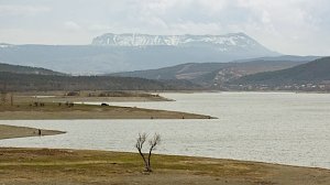 Ночью в Симферопольском водохранилище утонул автомобиль с людьми