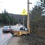 Под Алуштой LADA врезалась в столб