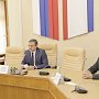 Владимир Бобков вручил благодарности победителям республиканского конкурса «Крымская весна глазами детей»