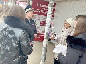 В Джанкое полицейские и активисты «Движения Первых» провели мероприятия по соблюдению Правил дорожного движения